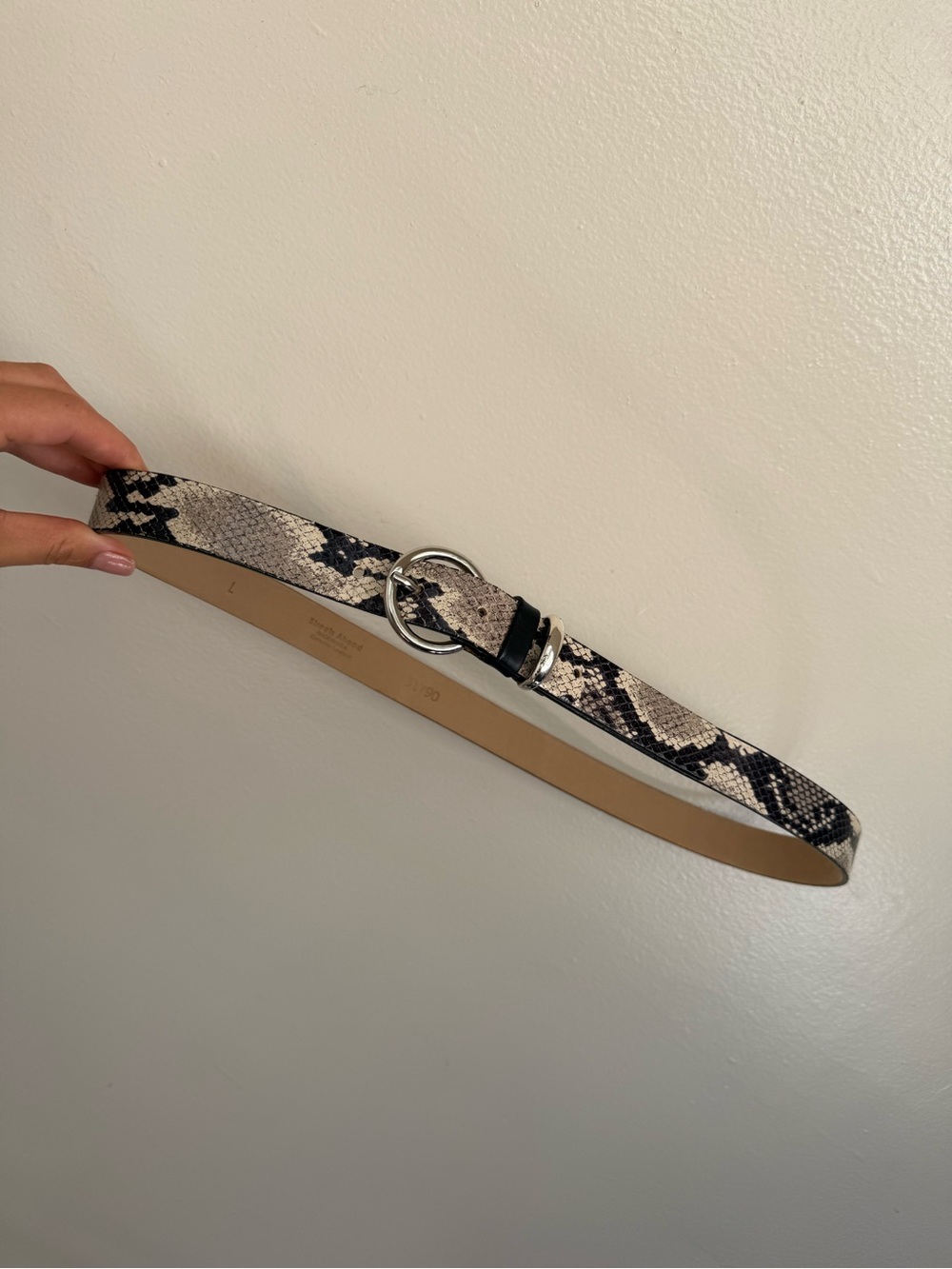 Stylish Snake-Print Belt with Silver Ring Buckle - Black & Beige
